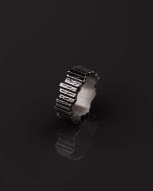 Anillo de acero quirúrgico premium y de alta calidad.
