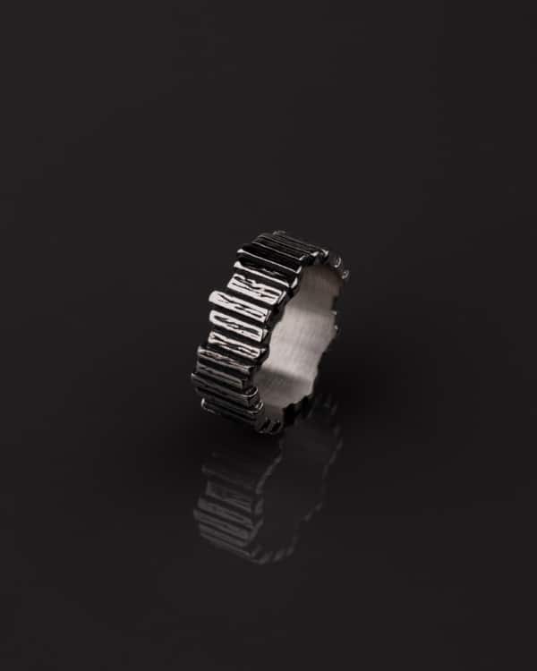 Anillo de acero quirúrgico premium y de alta calidad.