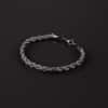 Pulsera de acero para hombres ideal para uso diario o para combinar con otros accesorios, ofreciendo un toque de brillo sutil.