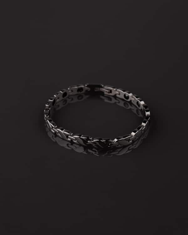 Pulsera de acero quirúrgico Valurys – Fusión de elegancia y modernidad
