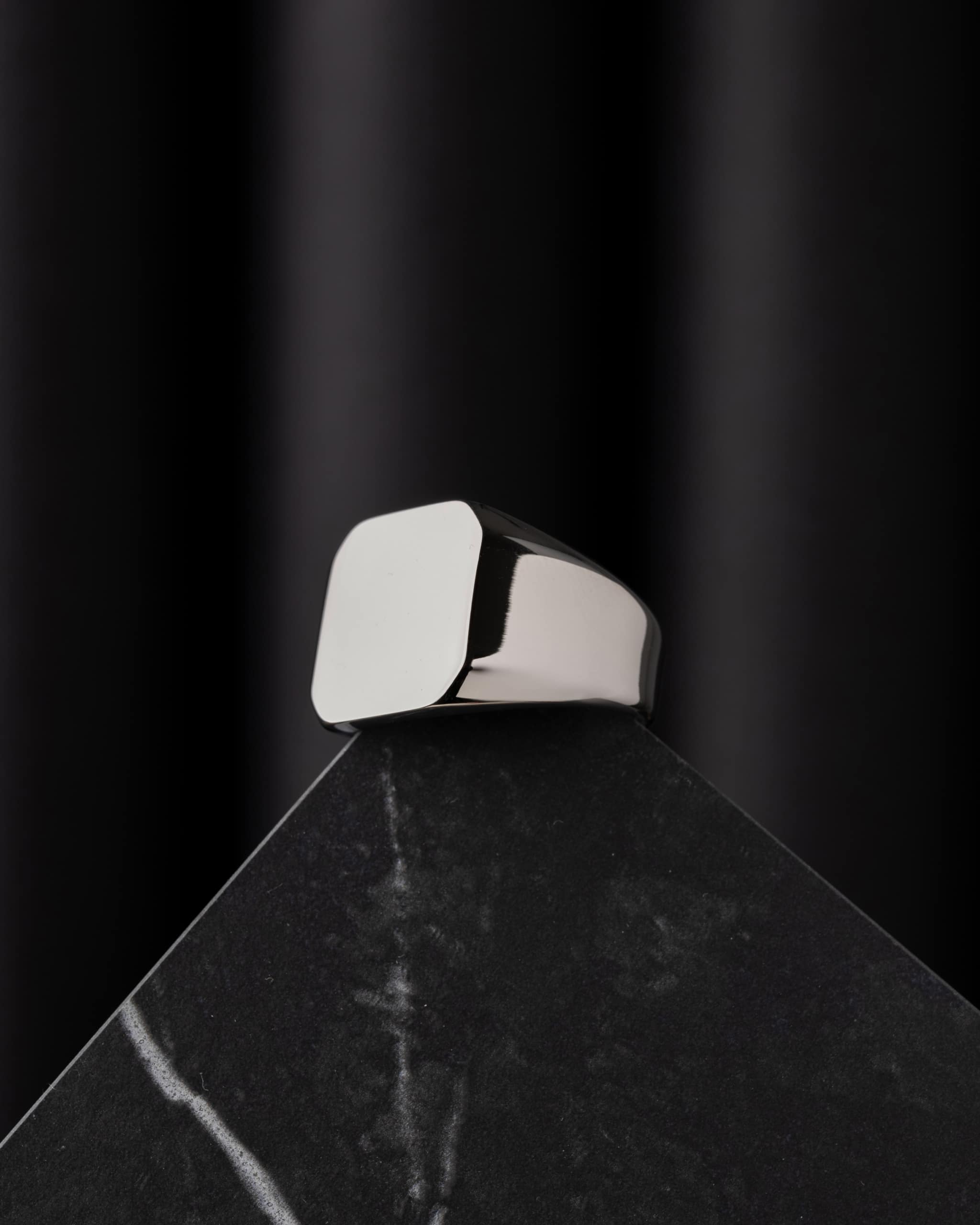 Anillo Vértice gris de acero quirúrgico para hombre, anillo masculino resistente de diseño geométrico